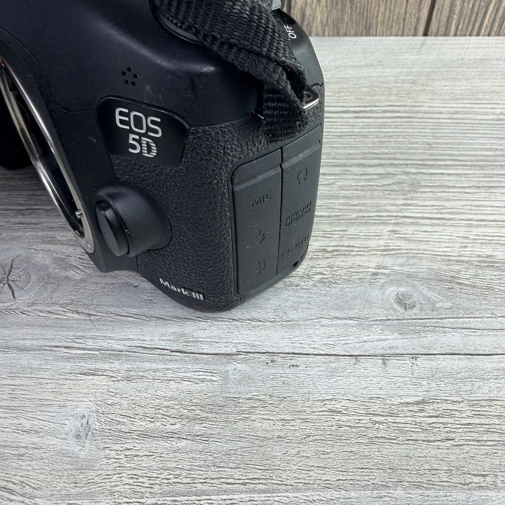 Canon EOS 5D Mark III Digital SLR Camera 